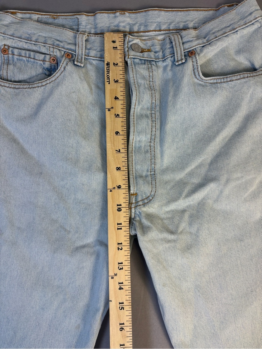 Stunning Vintage Levi’s Denim 501’s. 1992. Size 32. Perfectly broken in. - Picture 4 of 11